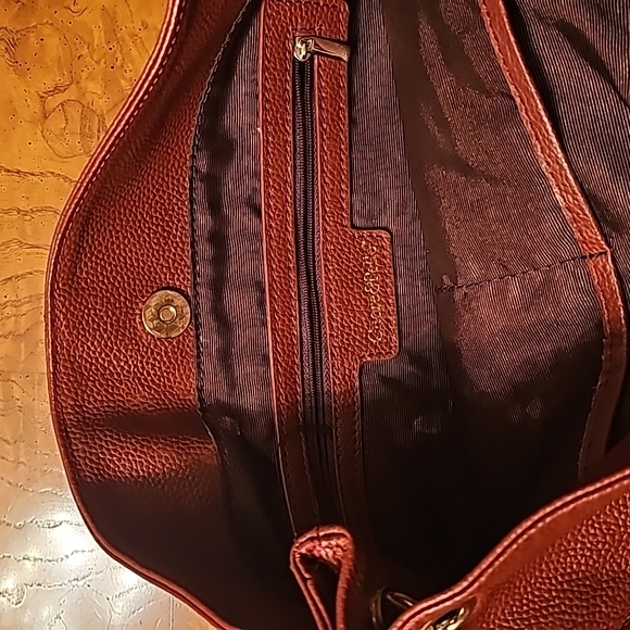 Stylish Red Leather Cuore & Pelle Shoulder Bag - Picture 5 of 9